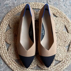 Rothy's The High Point-Wren Captoe Camel and Black Heel Sz 10 Women’s